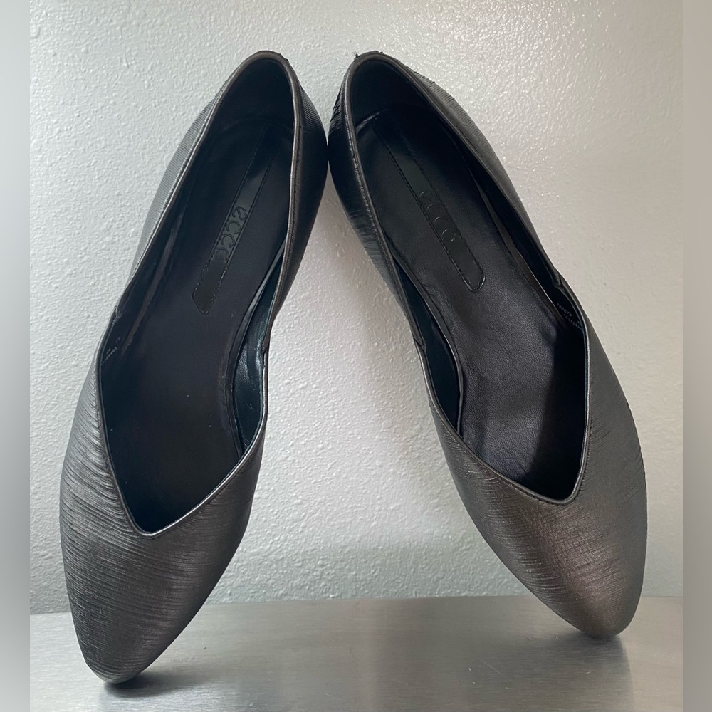 ECCO ..Elegant Black Women's Flats - Picture 9 of 16